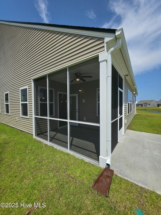 Building Photo - 344 Eagle Claw Dr