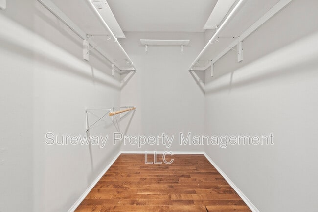 Building Photo - 902 Aspen Dr