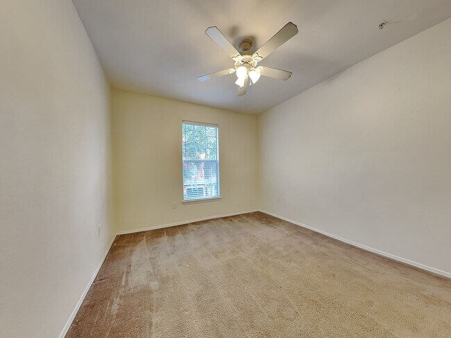 Building Photo - 114 Vista Verdi Cir