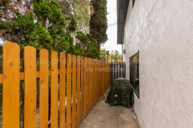 Building Photo - 5464 Gilbert Dr