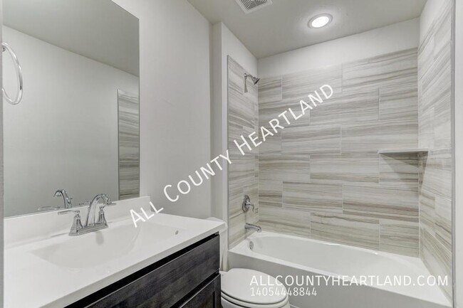 Building Photo - 3425 Molly Dr