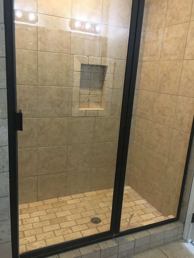 Building Photo - House For Lease in Denison -- 3 Bed/2 Bath