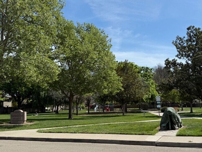 Building Photo - Stunning 5-Bed. 2.5 bath Home in the Heart of Pleasanton Meadows, Community Pool