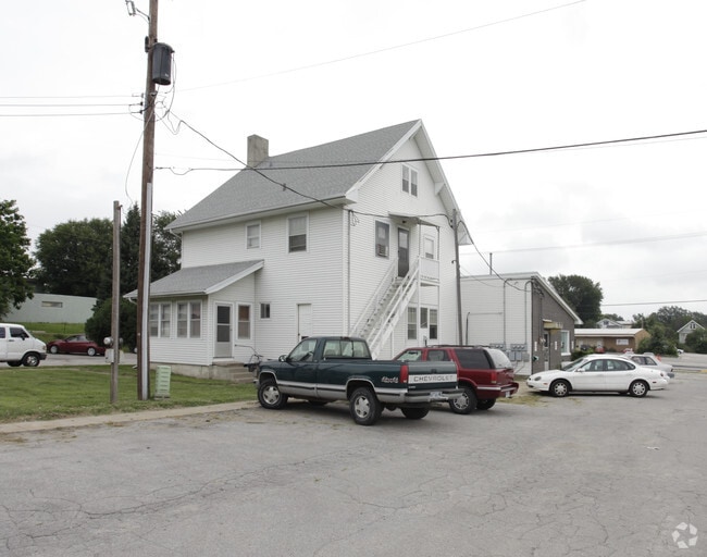 Building Photo - 2304 Lincoln Rd