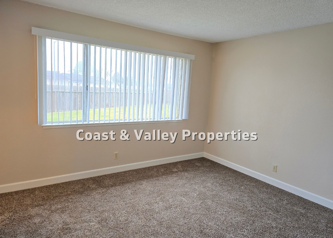 Building Photo - Salinas Home for RENT!!!