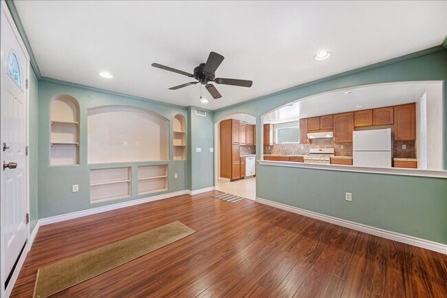 Building Photo - 315-315 14th St