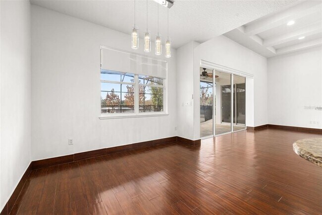 Building Photo - 9484 Walnut Crest Dr