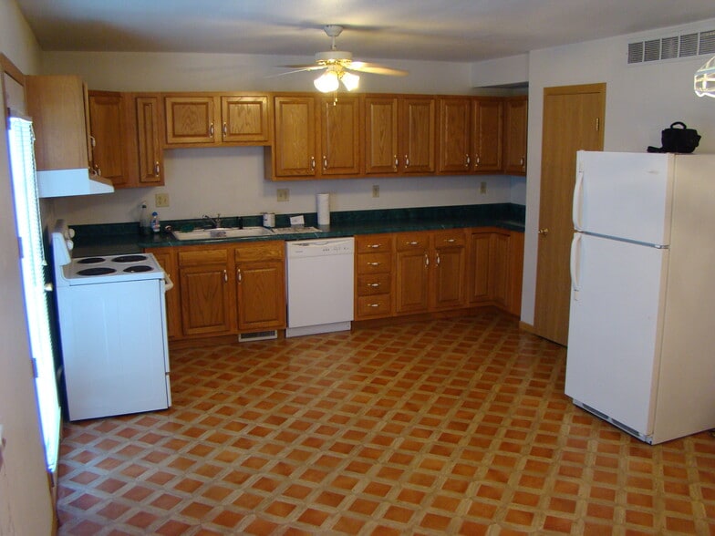 Kitchen area - 403 E Main St