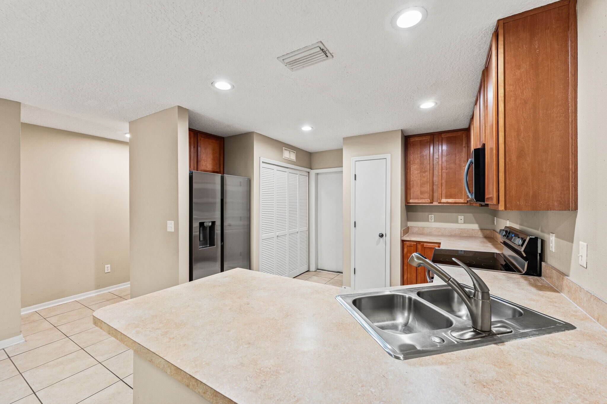 Building Photo - 4613 Gerber Ct
