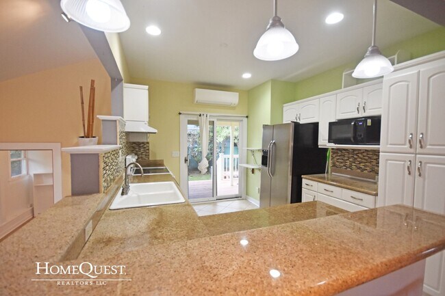 Building Photo - Live in Kailua Town!  Pet Friendly 3/2 with A/C - $4400