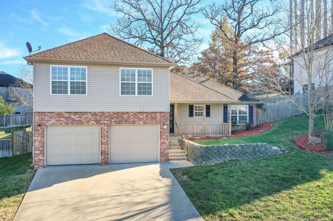 Building Photo - Single-Family Home in Black Oak Estates, Branson