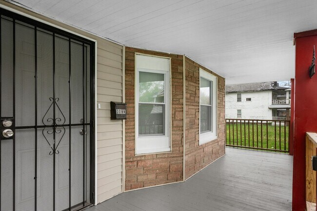 Building Photo - 13500 3rd Ave