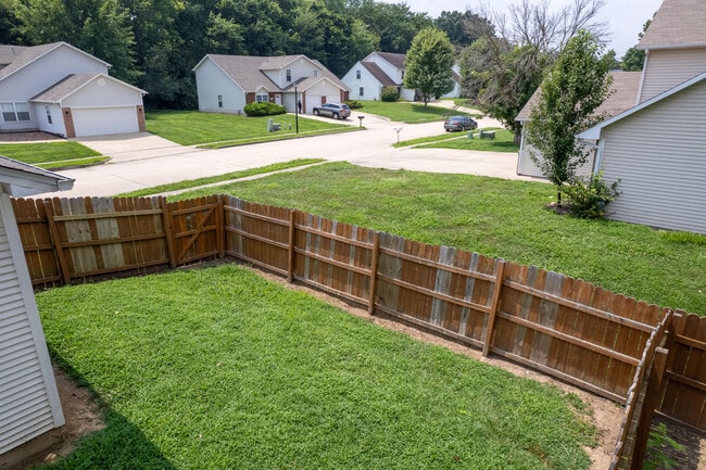 Building Photo - 5015 CARRIE RIDGE Dr