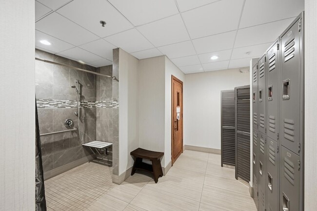 Building Photo - 5395 Firenze Dr
