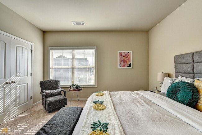 Building Photo - 2245 Black Pebble Cir
