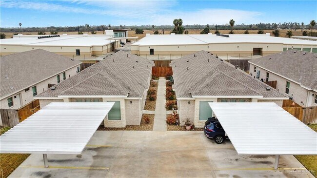 Building Photo - 19 Nightingale Ct