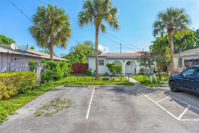 Building Photo - 308 NW 2nd Ave