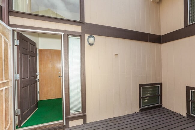 Building Photo - 98-1070-1070 Komo Mai Dr