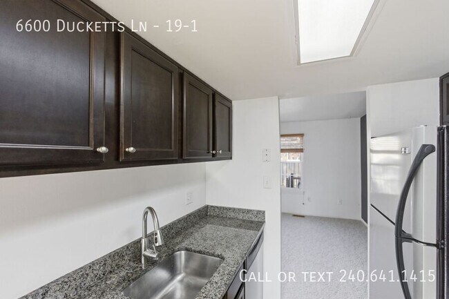 Building Photo - 6600 Ducketts Ln