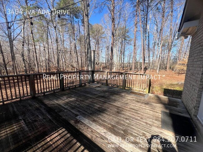 Building Photo - Spacious 3 Bedroom 3 Bath Wooded Oasis in ...