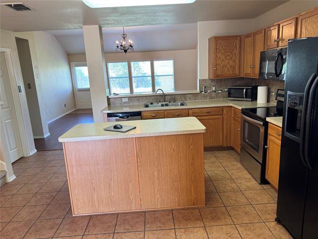 Building Photo - 2800 Briargrove Ln