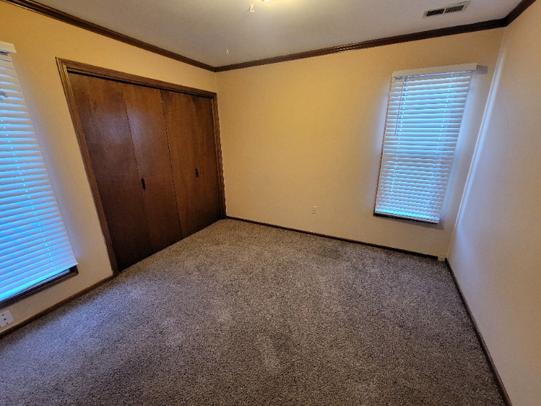 Building Photo - 2348 S Capri St