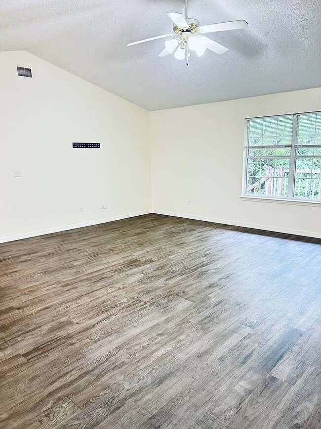 Building Photo - BEAUTIFUL BRICK 4 BEDROOM 2 BATH HOME AVAILABLE NOW CONTACT KAREN GUARDINO, REALTOR 386-747-9295