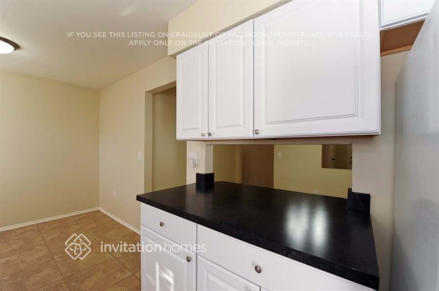 Building Photo - 1830 E Oakwood Loop