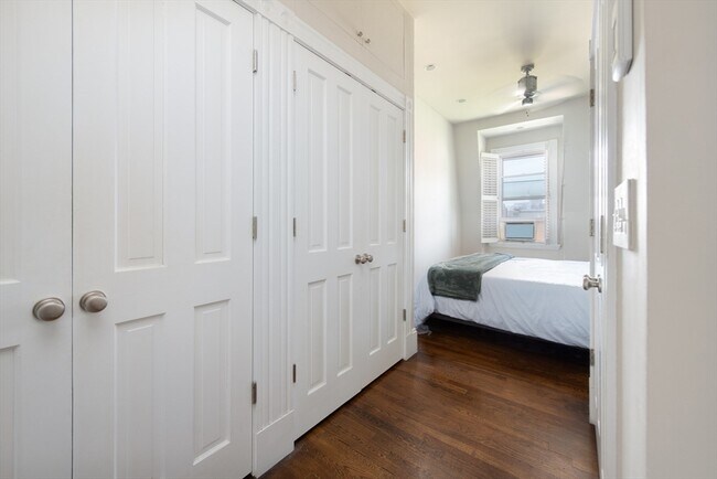 Building Photo - 281 Beacon St