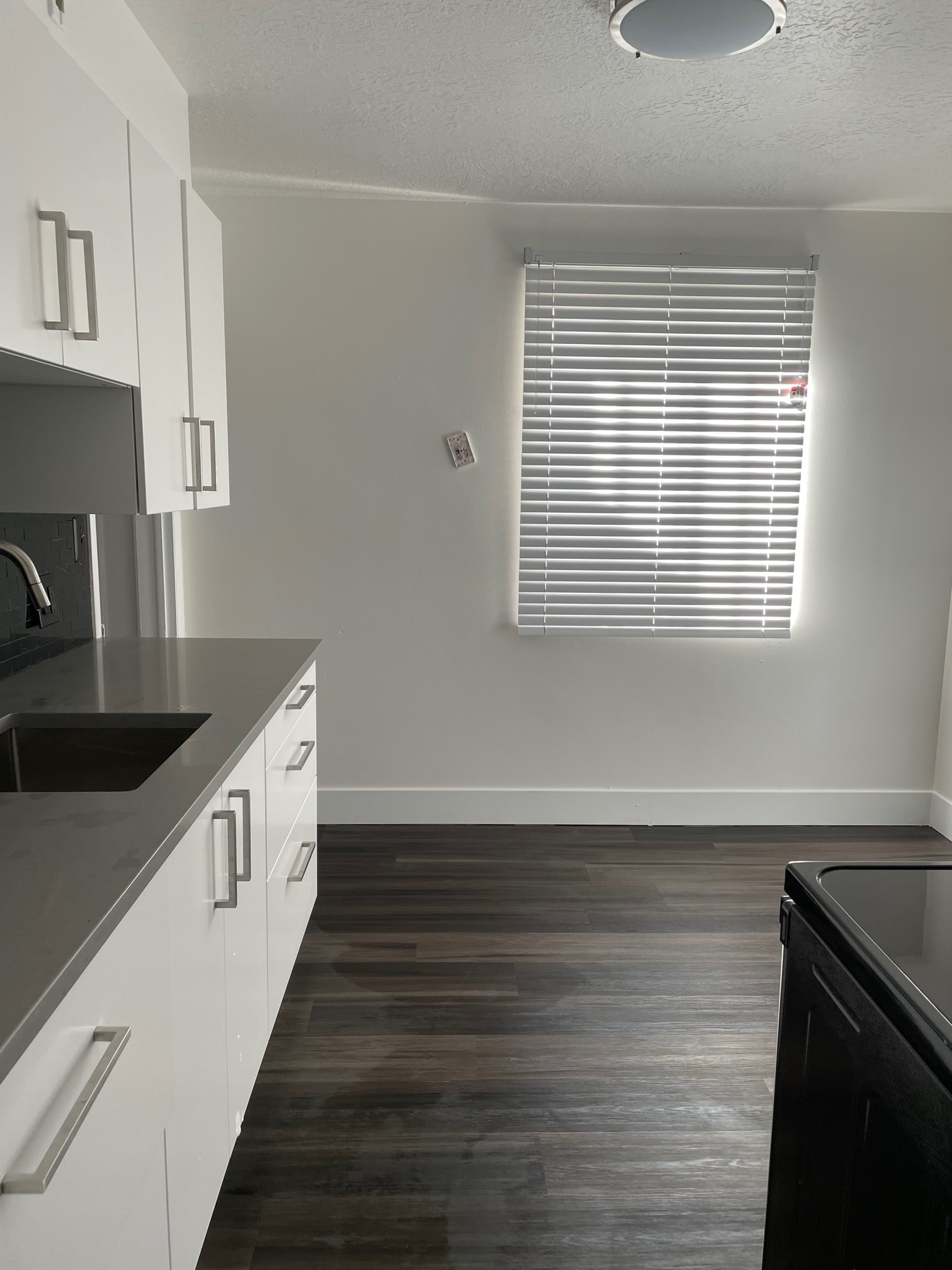 Building Photo - 250 E 600 S