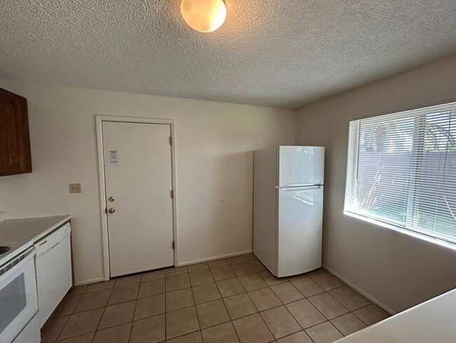 Building Photo - 1851 E University Dr