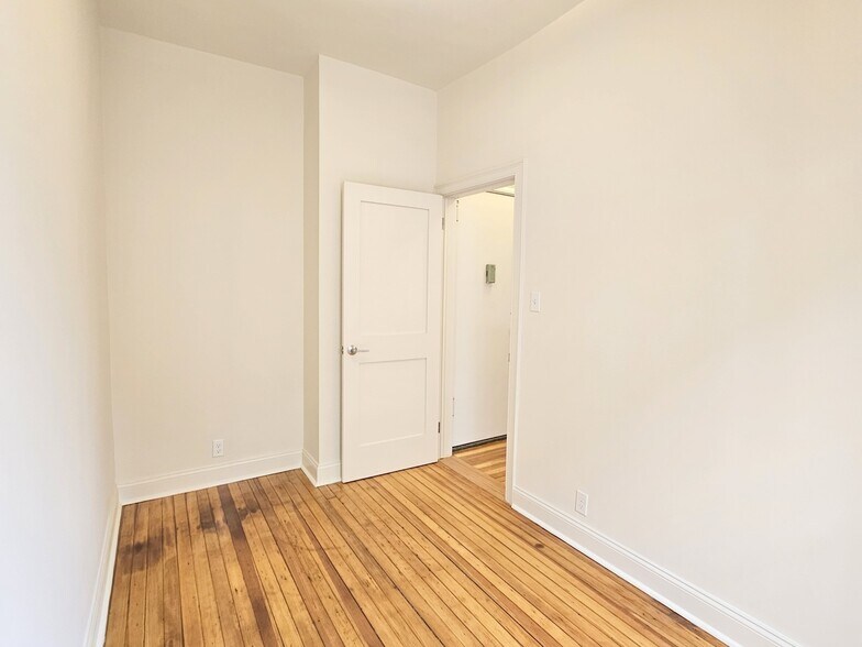 Building Photo - 652 W 163rd St