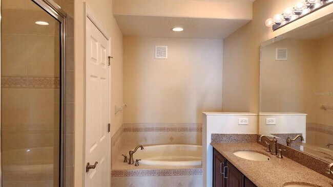 Building Photo - 7508 Toscana Blvd