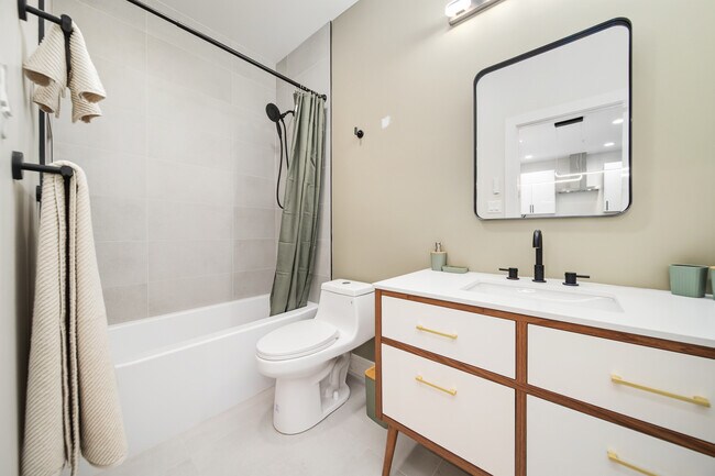 Building Photo - 8900 Windemere Ave