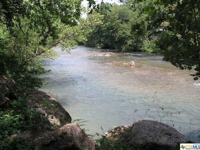 Building Photo - NEW ON MARKET