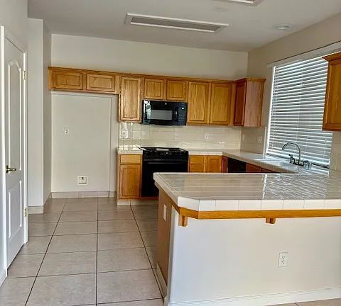 Building Photo - 56 W Bohemia Ln