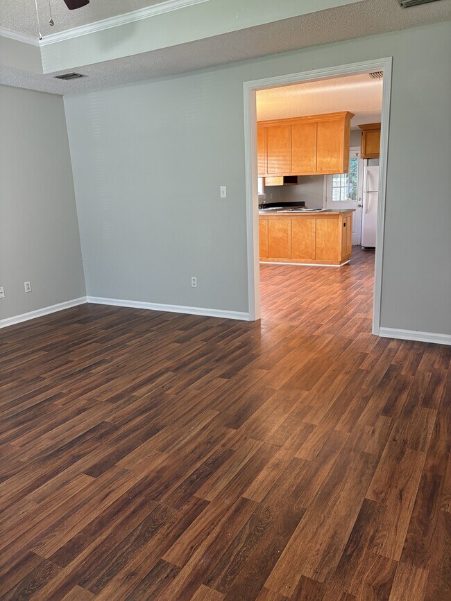 Building Photo - 3005 Schroer Dr