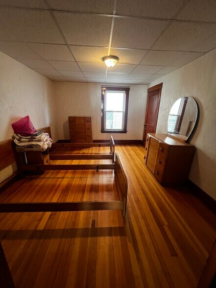 Building Photo - 55 Nichols St