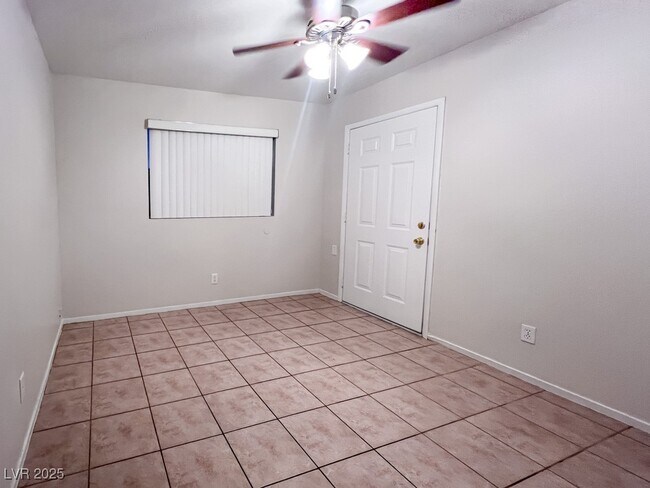 Building Photo - 5532 Great Divide St