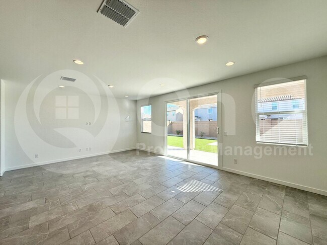 Building Photo - 9543 W Avalon Dr