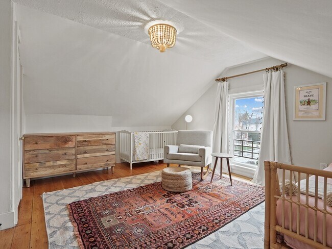 Building Photo - 8 Webster St