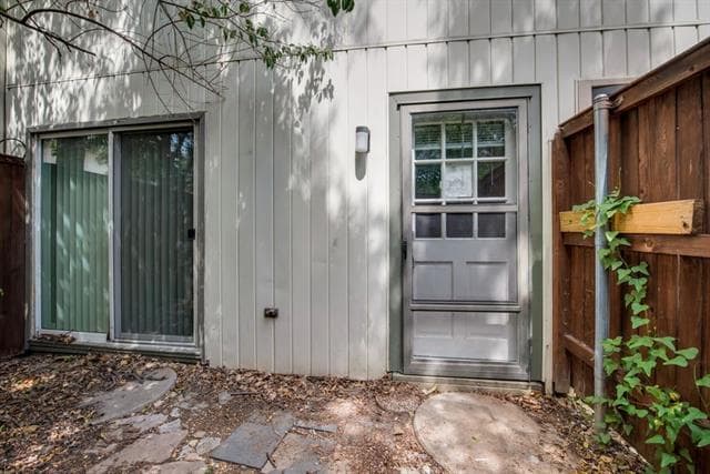 Building Photo - 4039 Cole Ave