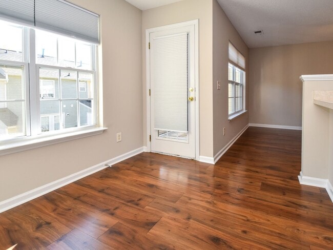 Building Photo - 33 Scott Hollow Dr