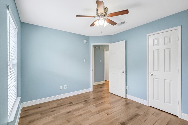 Building Photo - 6310 Macquarie Dr