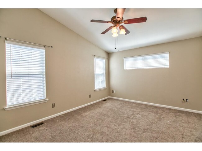 Building Photo - 1330 Pawnee Pointe Ct
