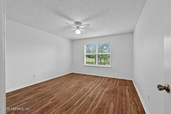 Building Photo - 8426 Country Bend Cir W
