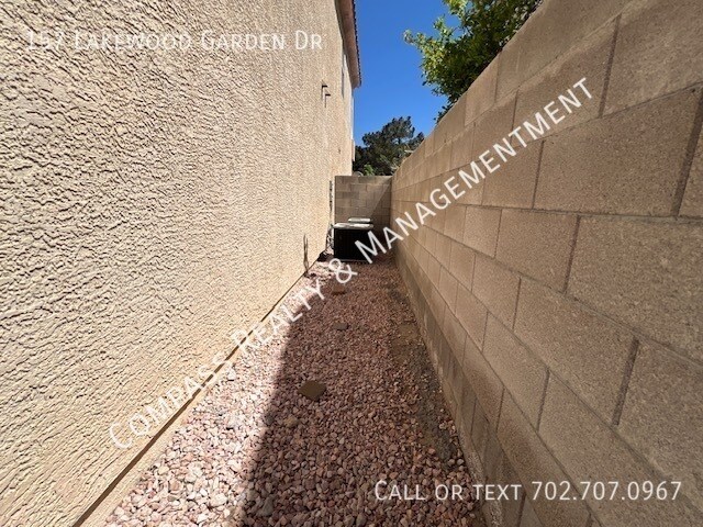 Building Photo - 157 Lakewood Garden Dr