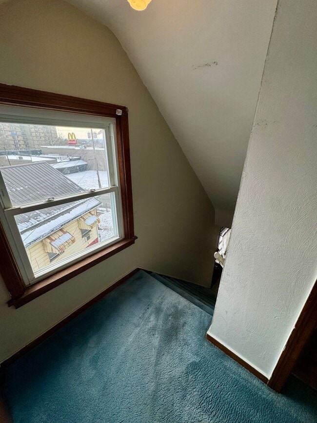 Building Photo - 3 Bedroom 2 Bath in Natrona Heights, PA!