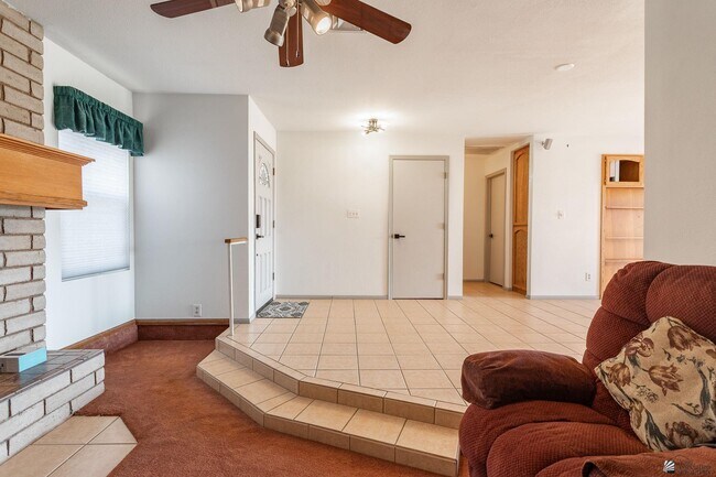 Building Photo - 10605 S Del Vista Dr