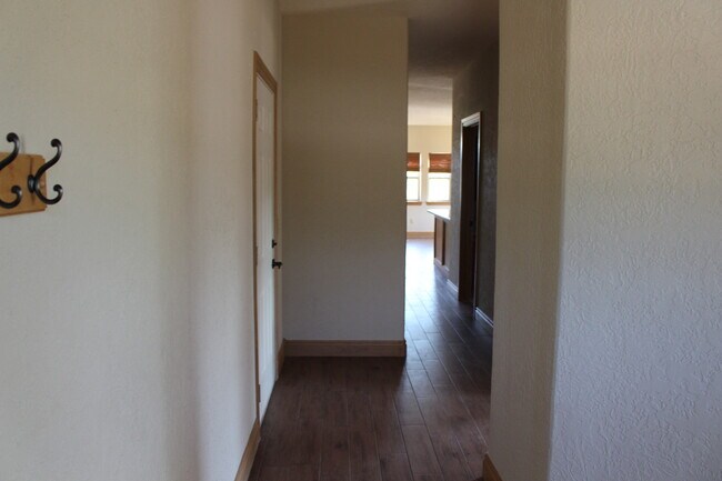 Building Photo - Beautiful home in Medicine Park !!